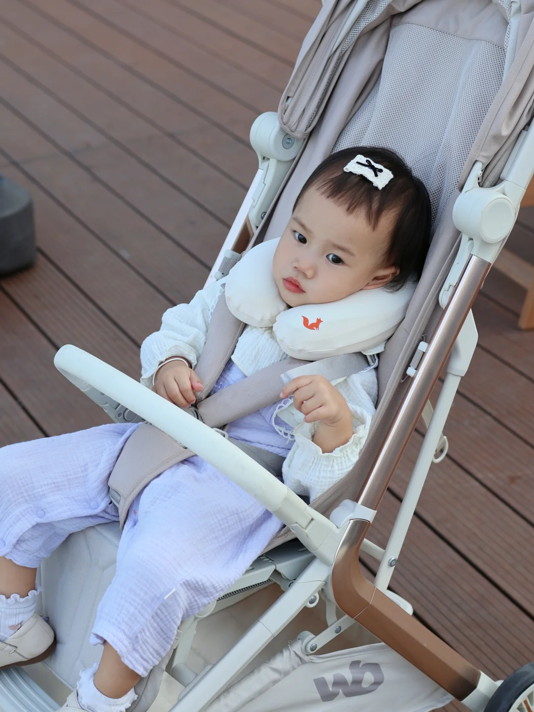 带娃出行的【安全感】是这个护颈枕给的！