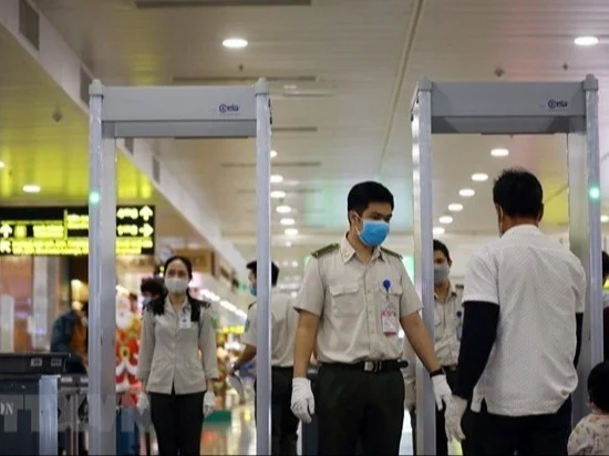 ✈️越南机场安检新规！?不脱鞋不掏电脑