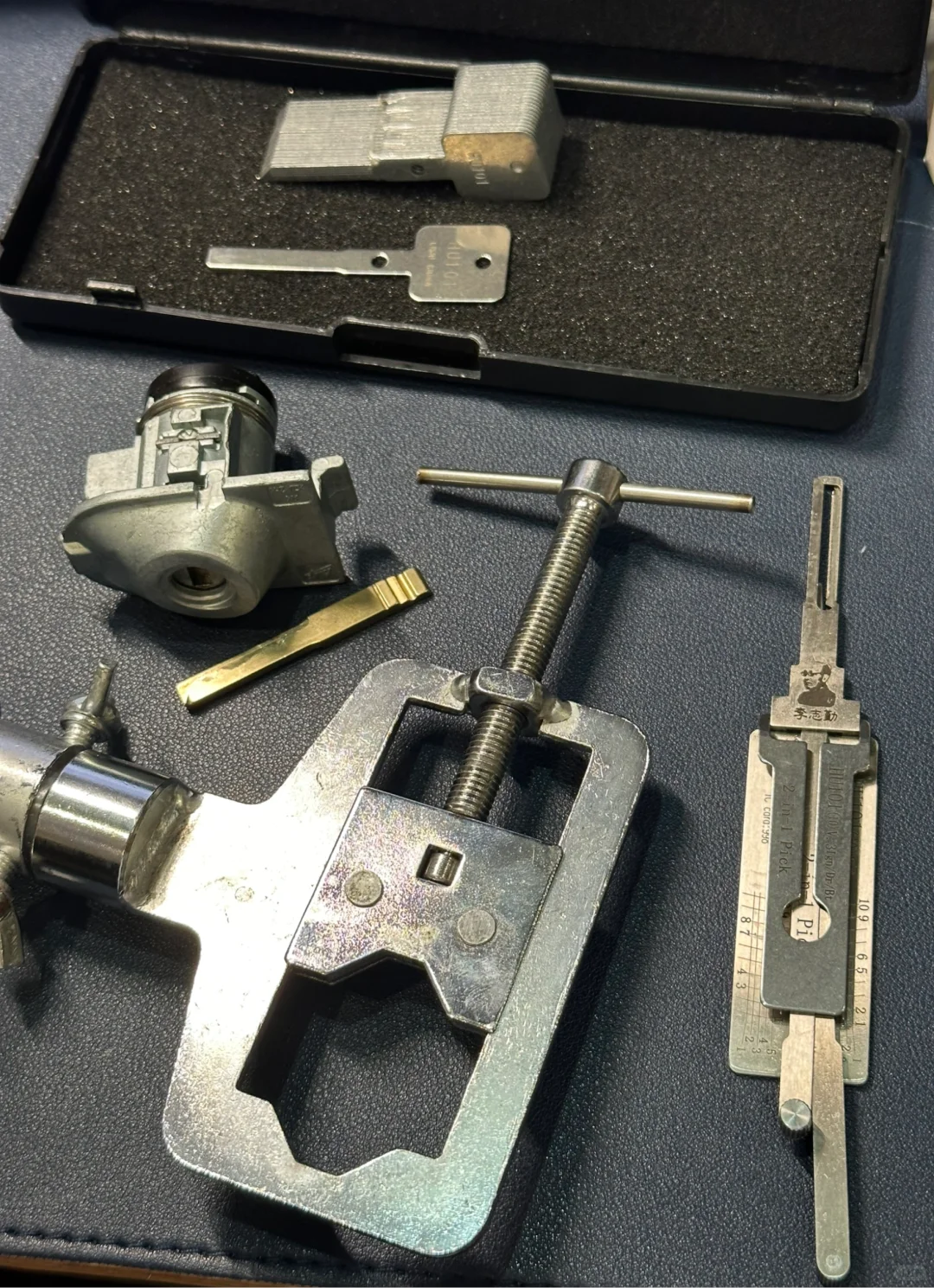 机械钥匙丢了？自学汽车开锁技能拿捏！