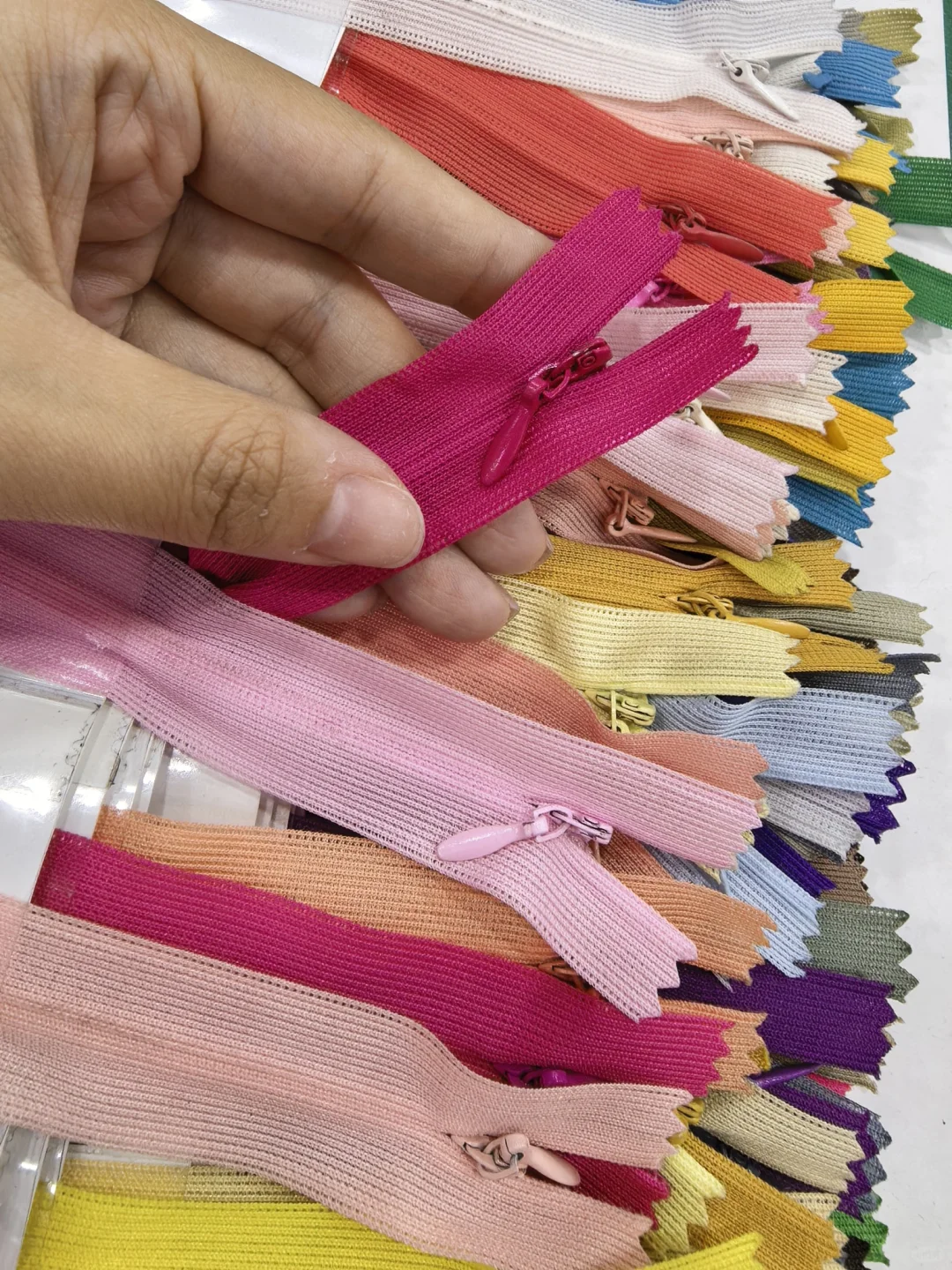 东北拉链实力工厂，市场单外贸单大单小单均