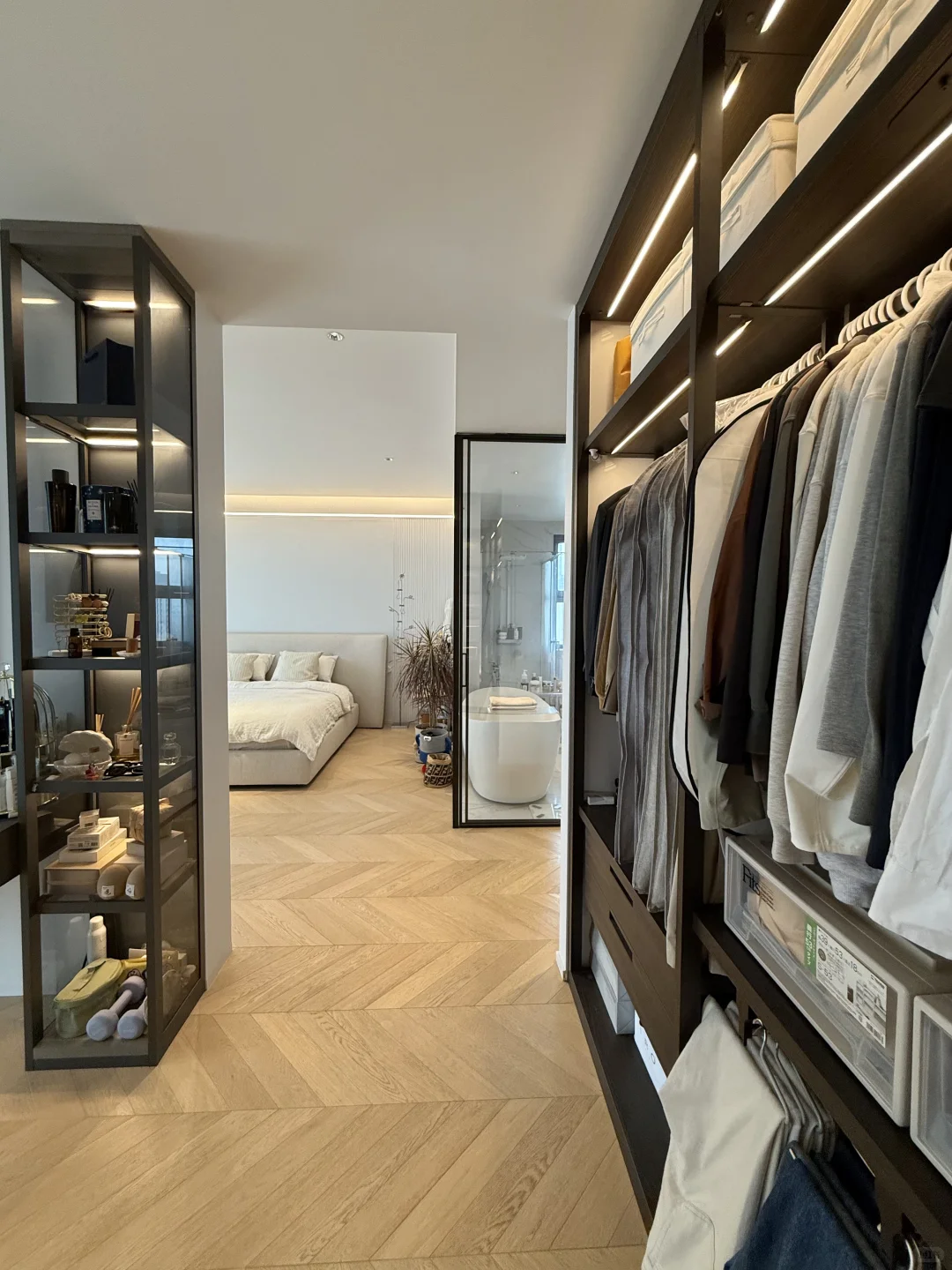 衣帽间这样设计 收纳直接翻倍！