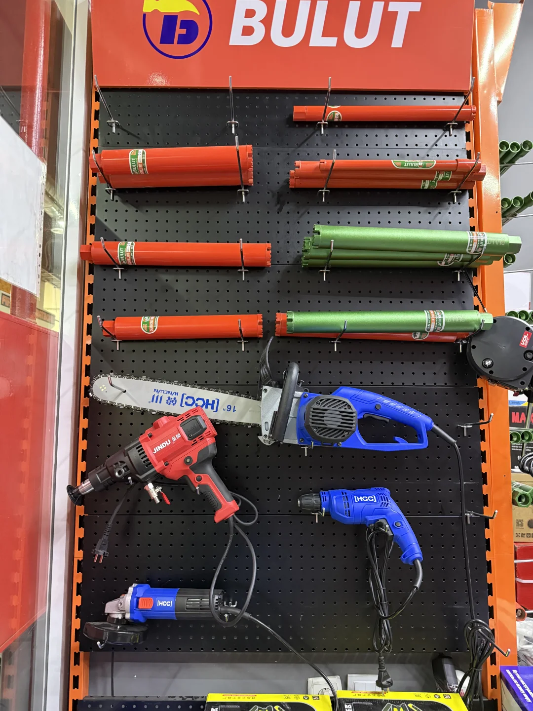 塔什干卖中国装修工具老板娘.