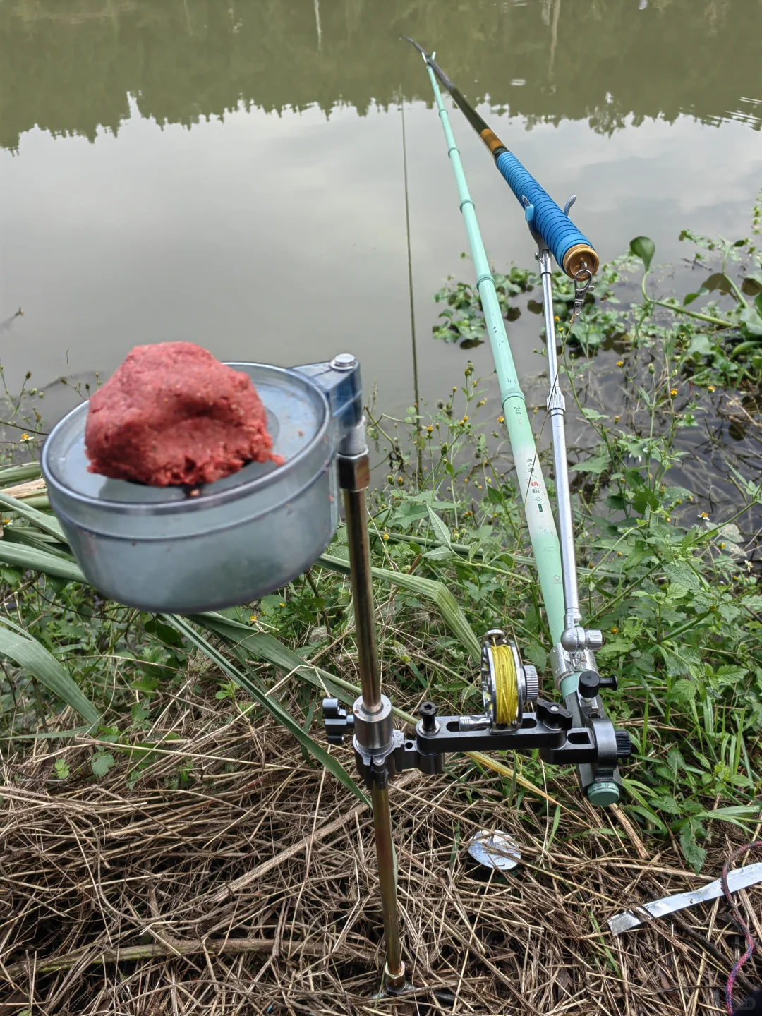 20块！自己组装方便又稳固的地插