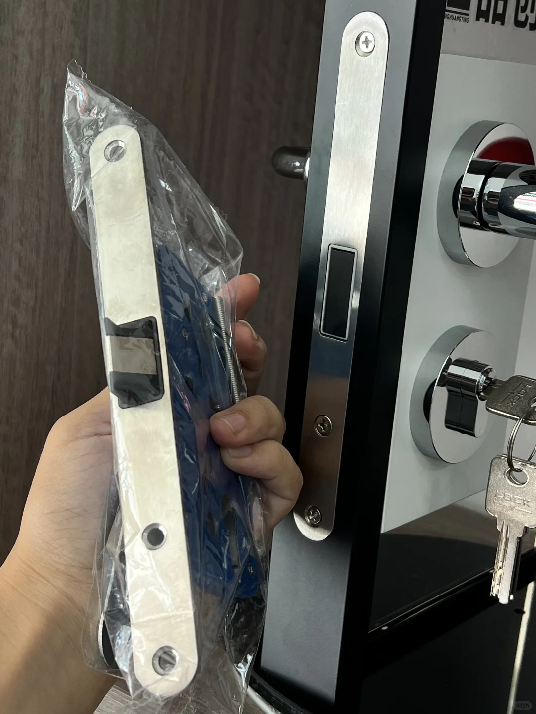 复古门磁吸锁体更换机械锁体