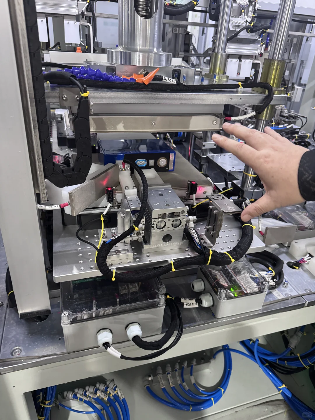 招聘电气自动化装配助理+包吃包住