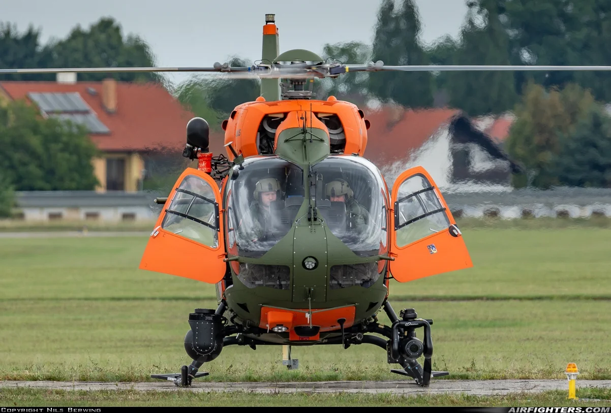 轻型直升机典型EC-645?