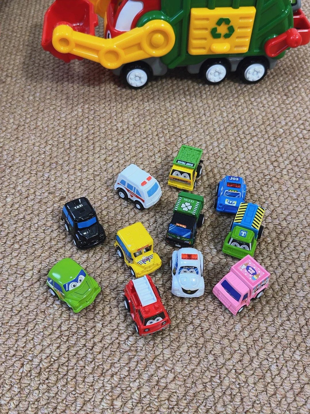 他的玩具不贵 但都很好玩呀～