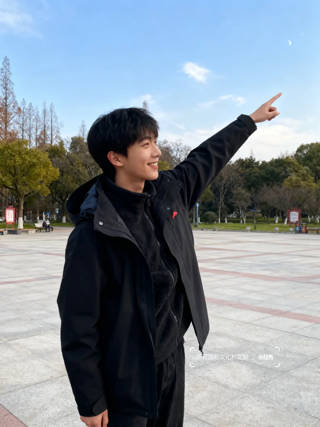 蒜了，和没穿过这件冲锋衣工作服的人说不清