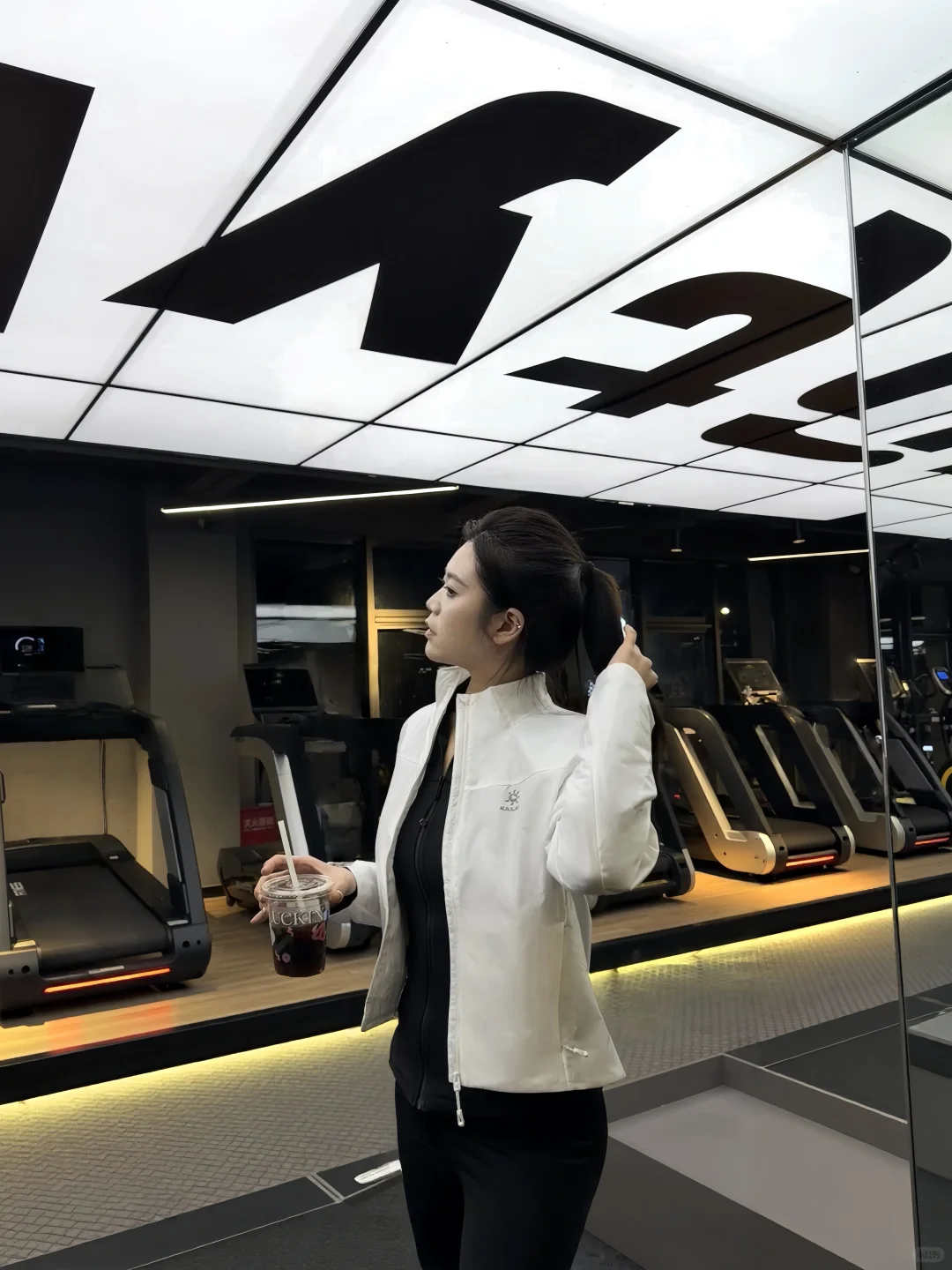 凯乐石女款立领棉服：暖而不赘，型贯城野