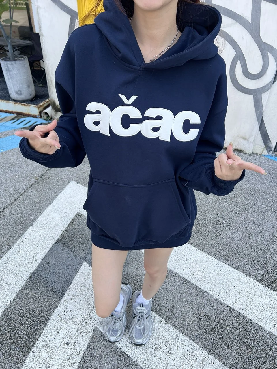 好权威的设计！AC袖口有点意思！