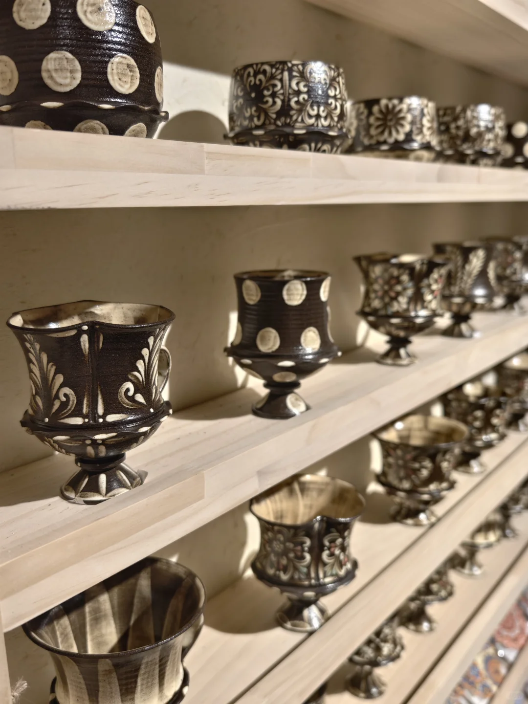 手绘黑陶咖啡杯最新出窑??超级氛围感