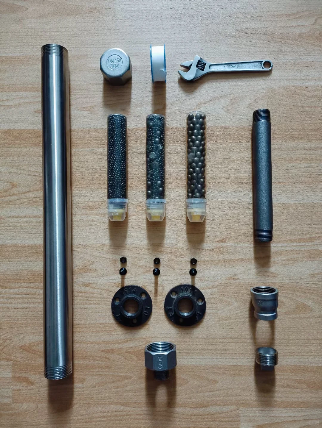 听说水管兵器锏火了？看看水管剑铃