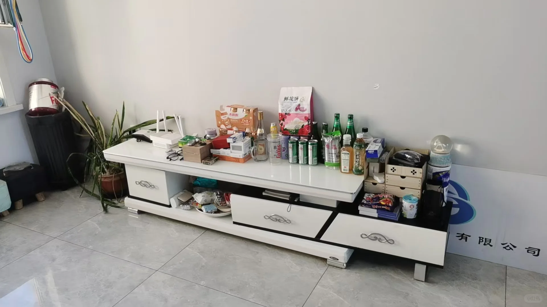 家里被搞成这样也是难为保洁了