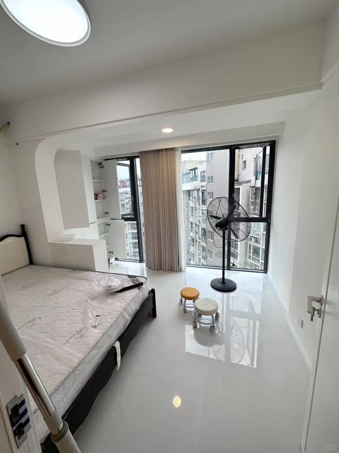 客厅改卧室?买不起大房子花2000改一个