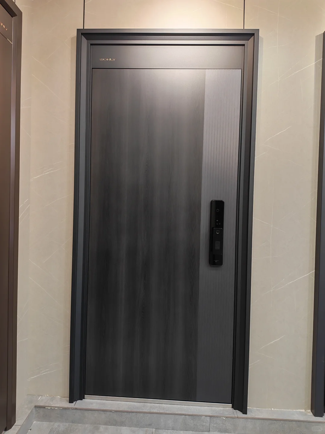 选防盗门头大？我家王力安全又好看！[吃瓜R