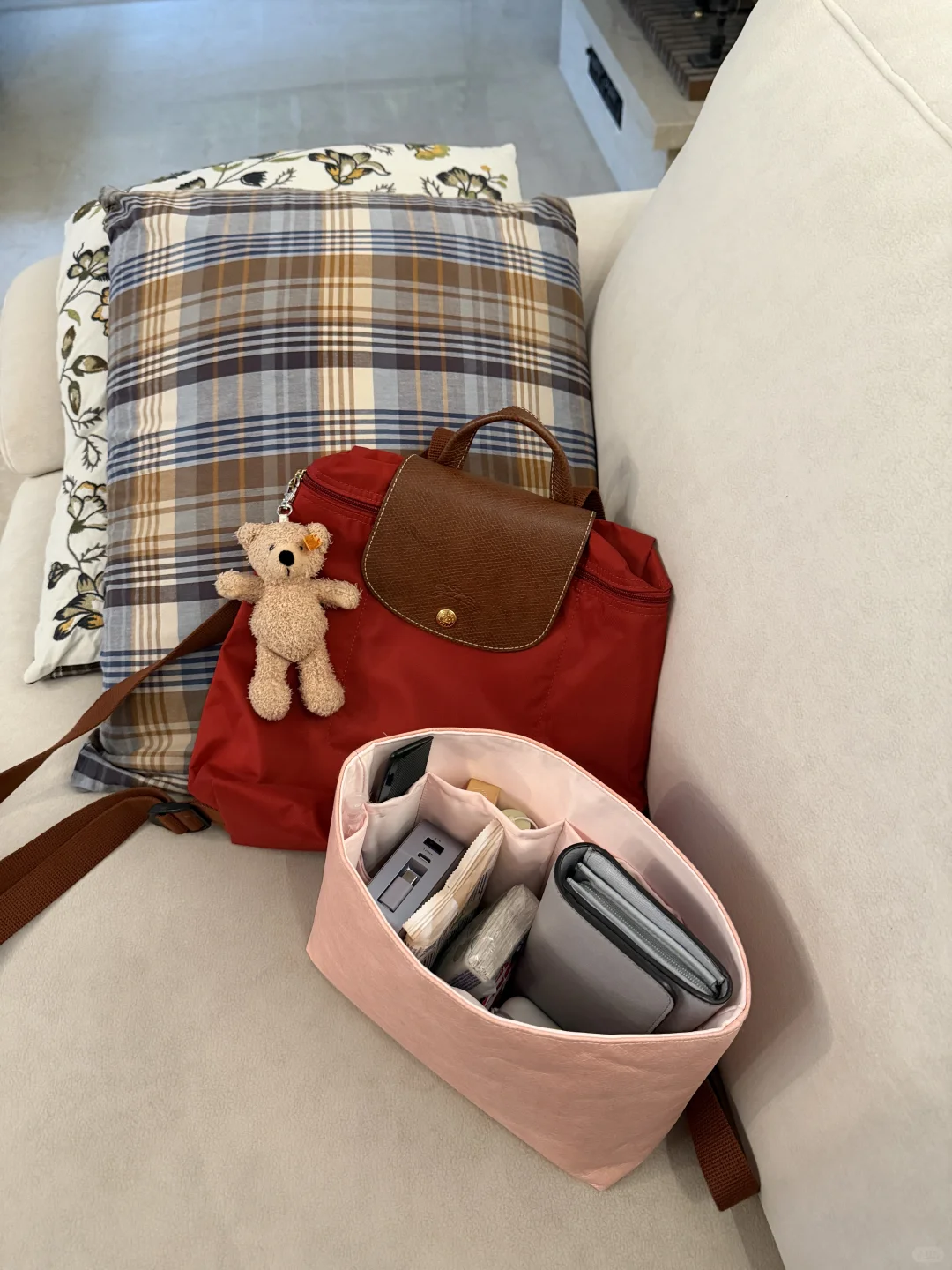 最近最常帶出門的包 ?