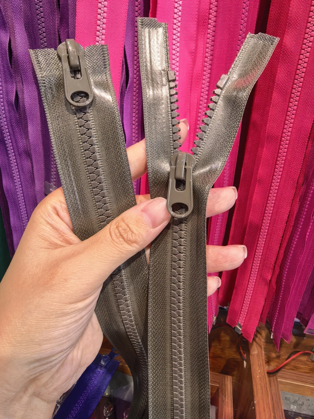 东北拉链实力工厂，市场单外贸单大单小单均