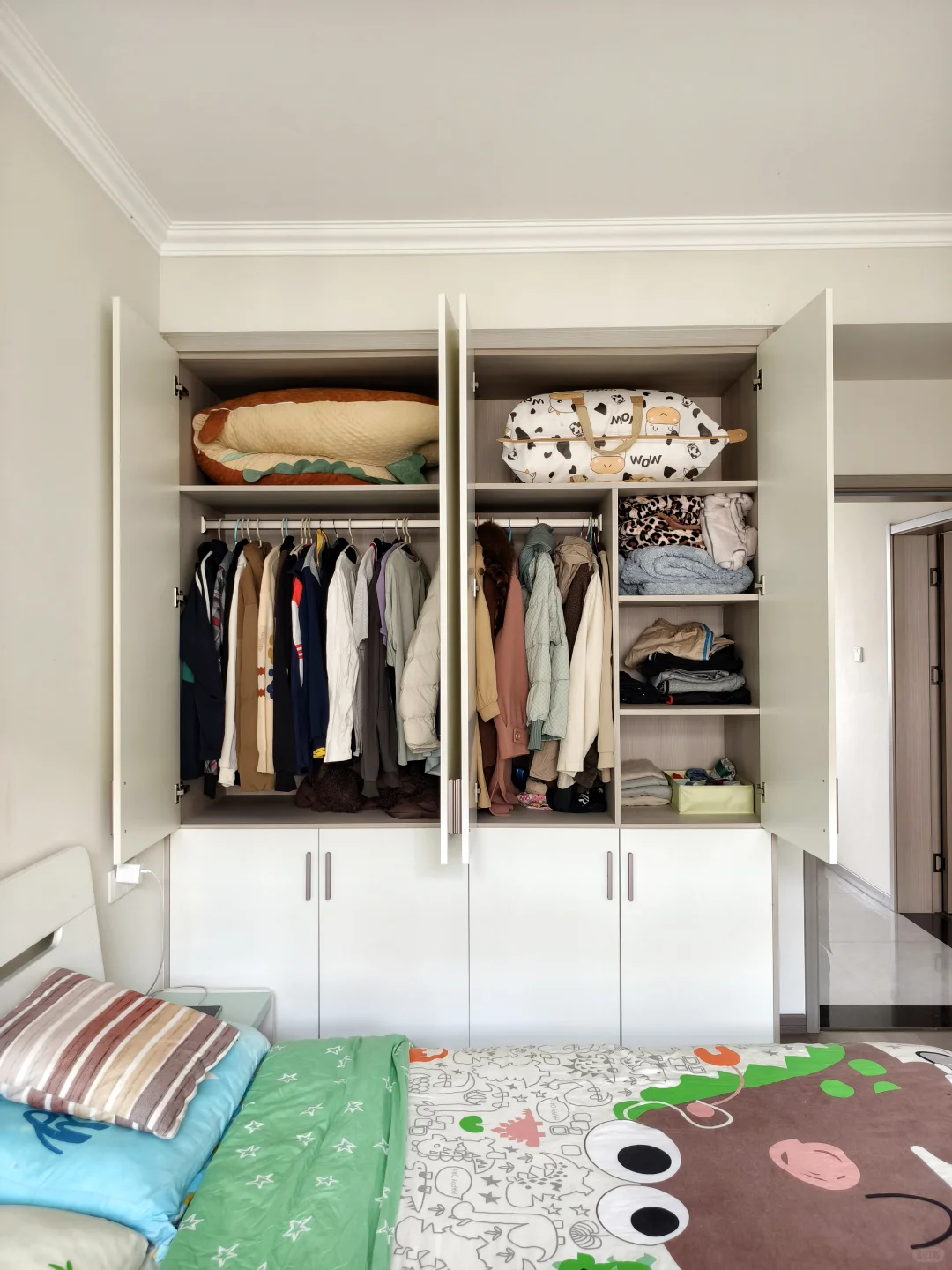 忙碌妈妈的收纳秘诀:能挂的,绝不叠!