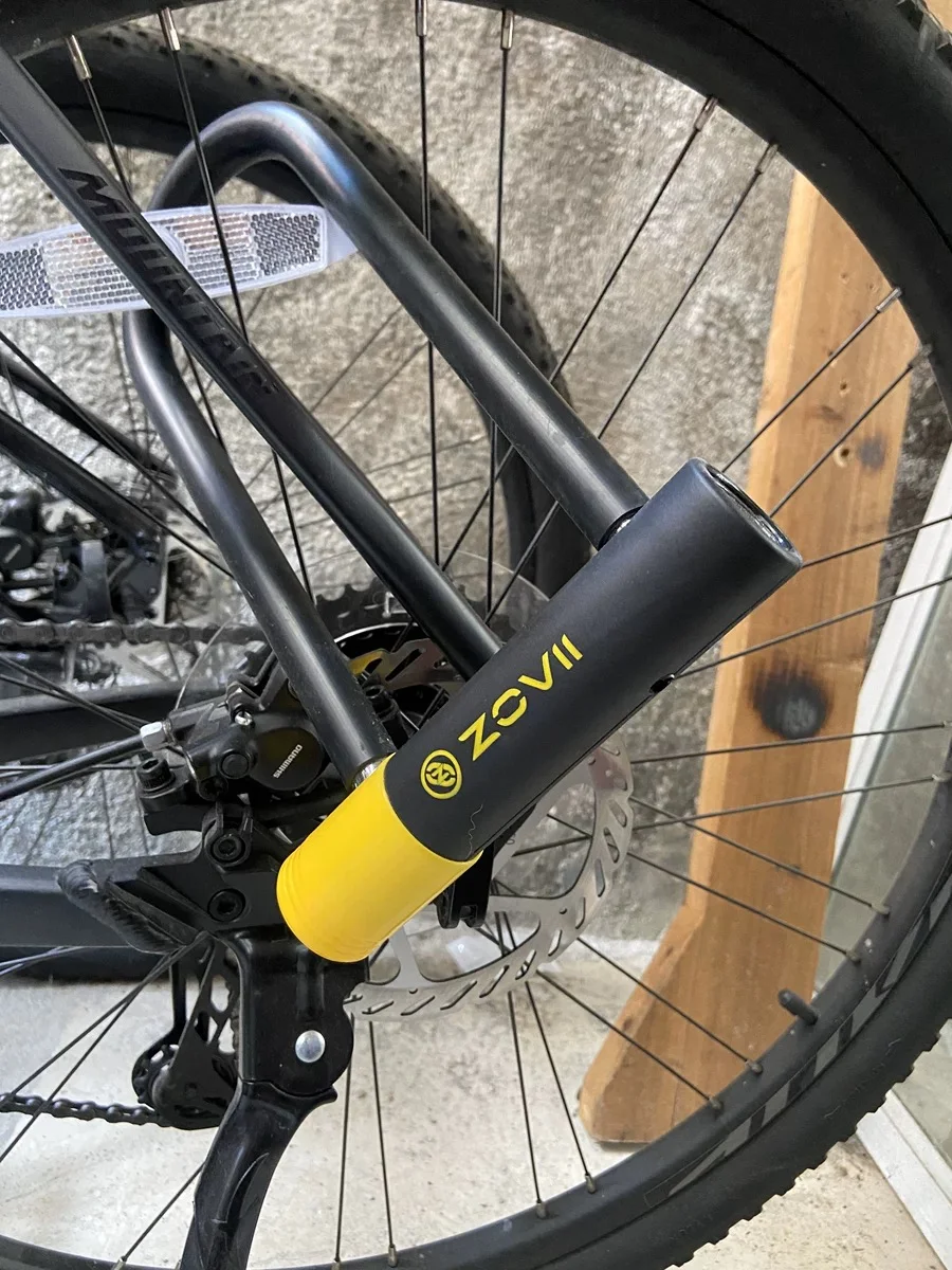 贵的自行车一定要买锁,要买好锁才不会被!