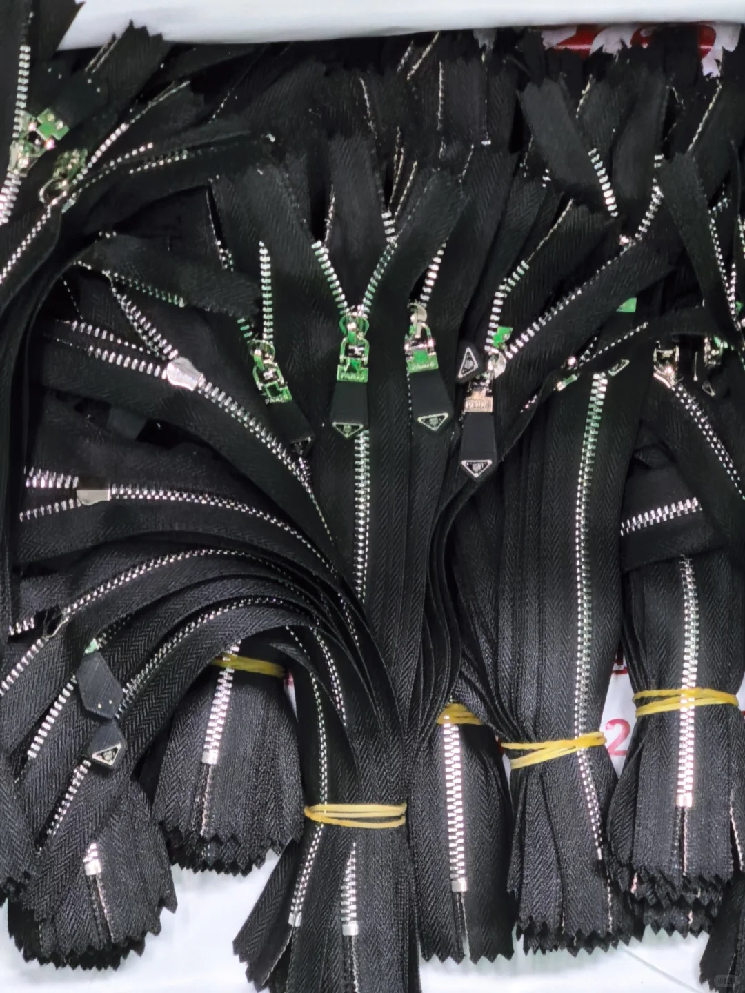 拉链工厂日常 全国接单 物料齐全堪比中大