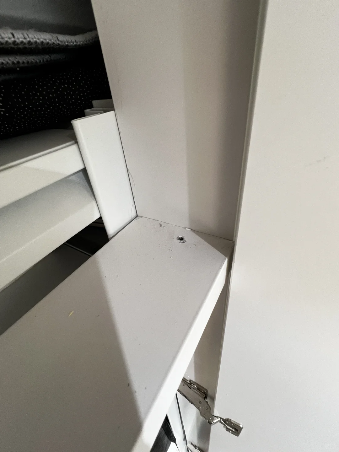 金属衣柜安装细节反馈（使用2年后）