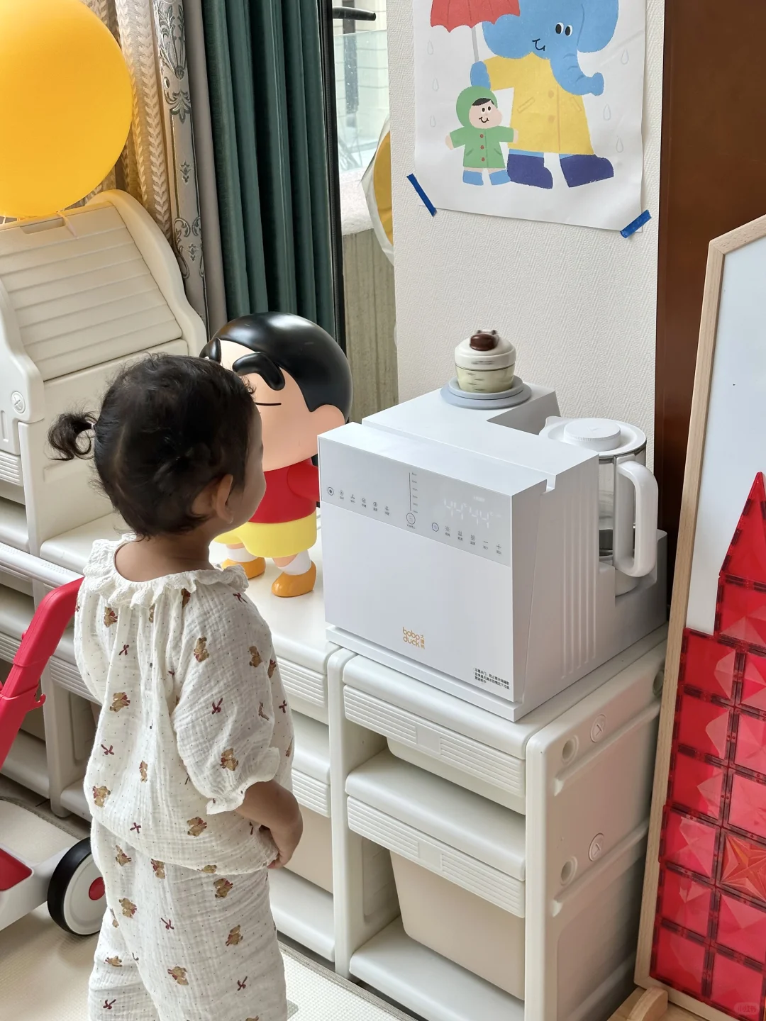 巴掌大的阳台装满了女儿的快乐