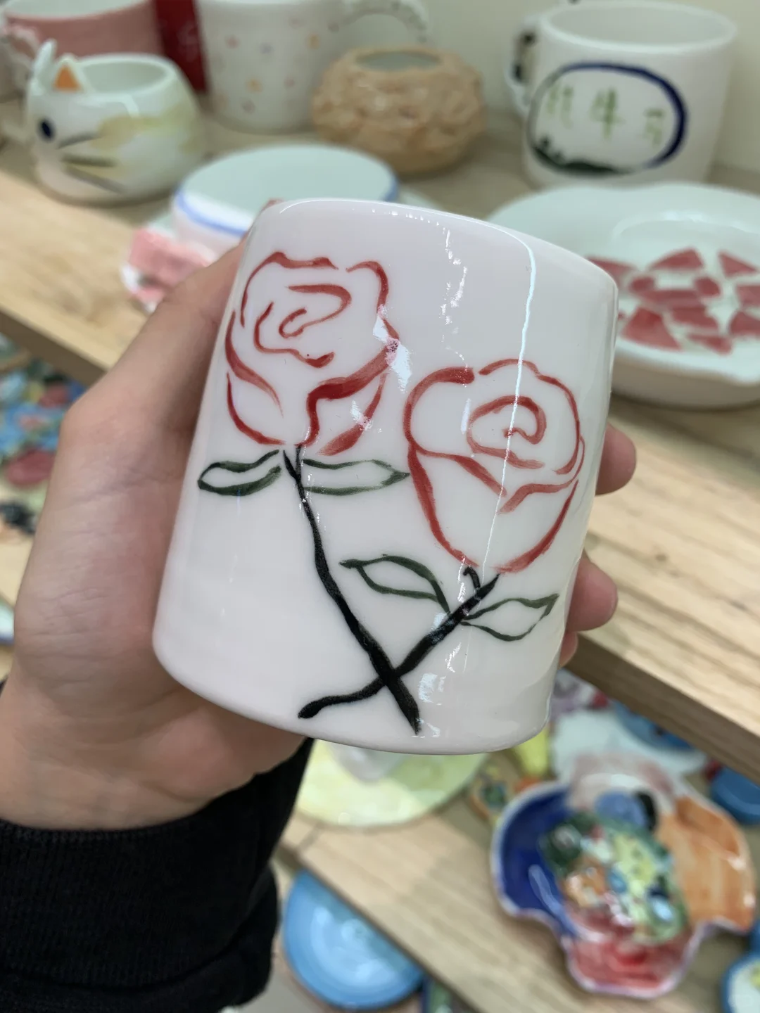 谁的烟灰缸做成陶瓷也这么好看！