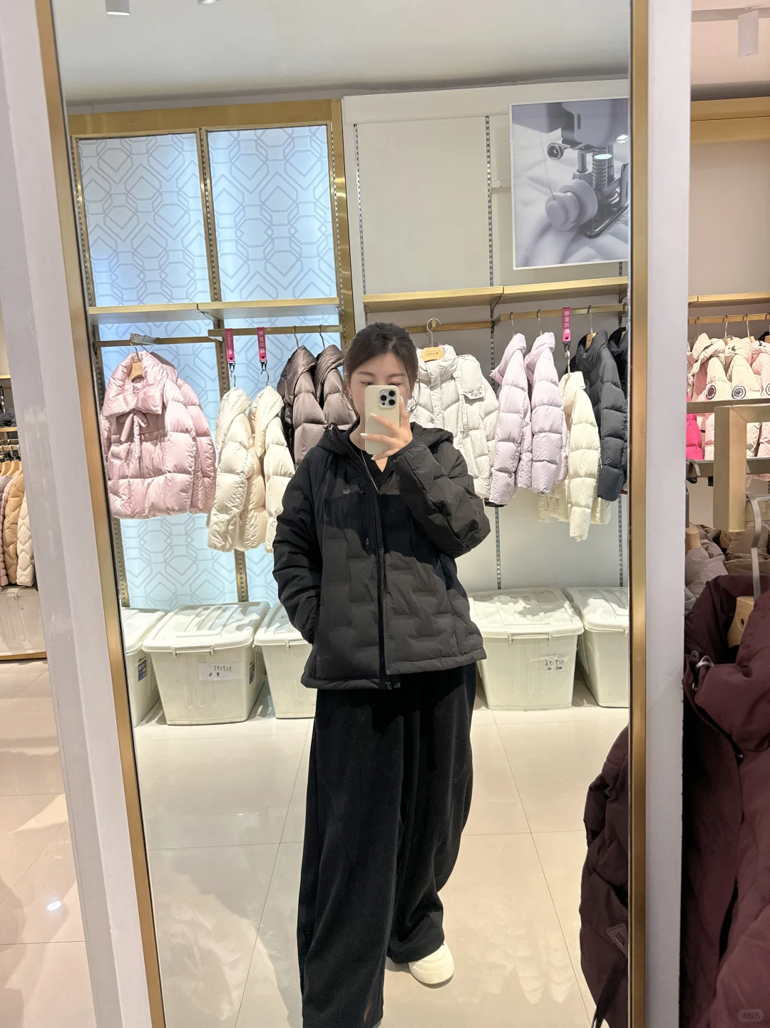 【爆款揭秘?】这件羽绒服竟然“缝”都没有?