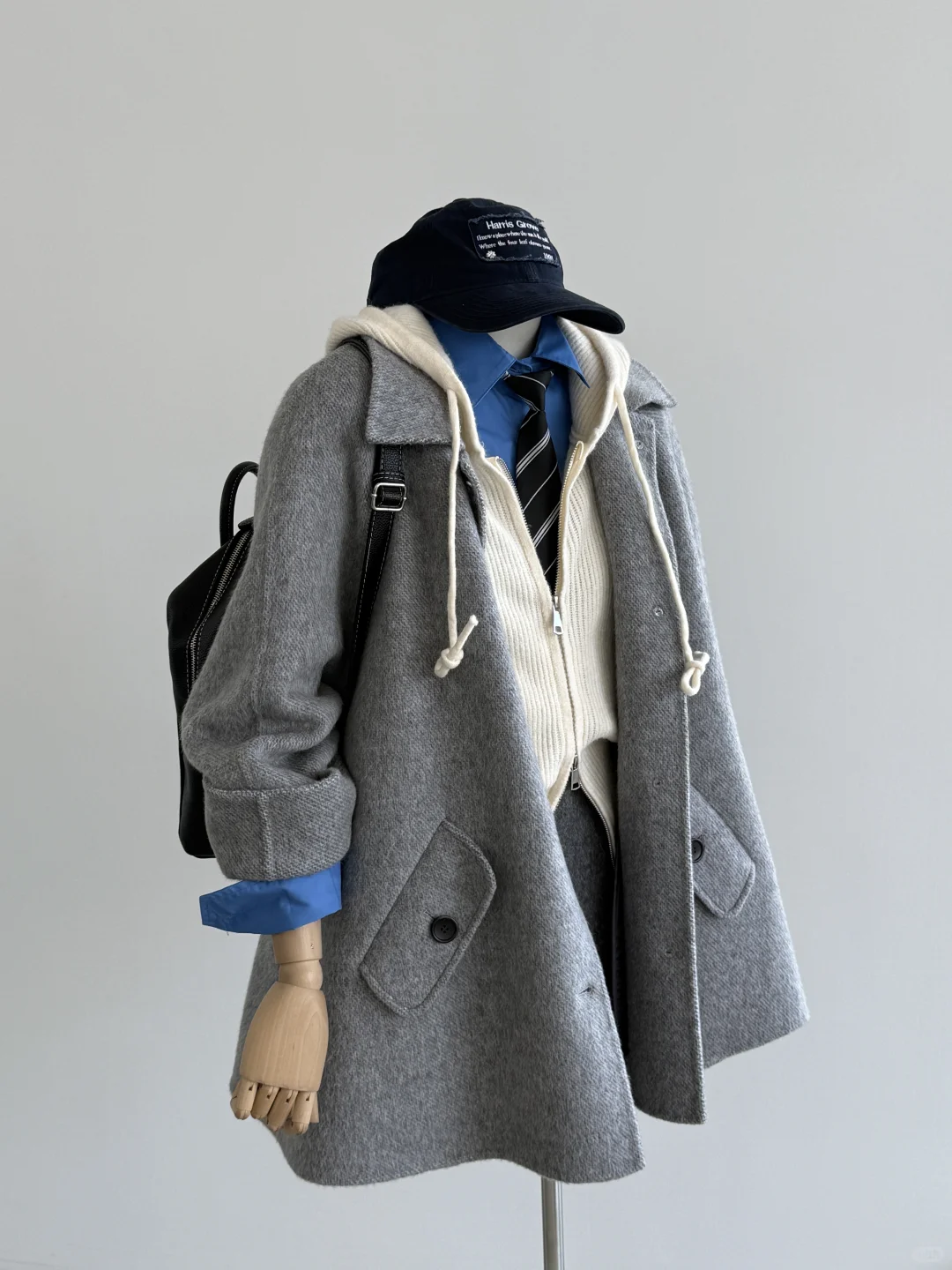 秋冬的时髦-小A字版大衣也可以这么甜