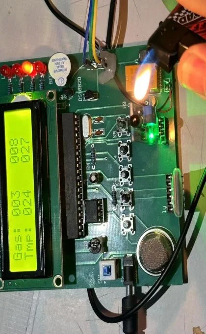 基于单片机的矿区火灾监测系统设计