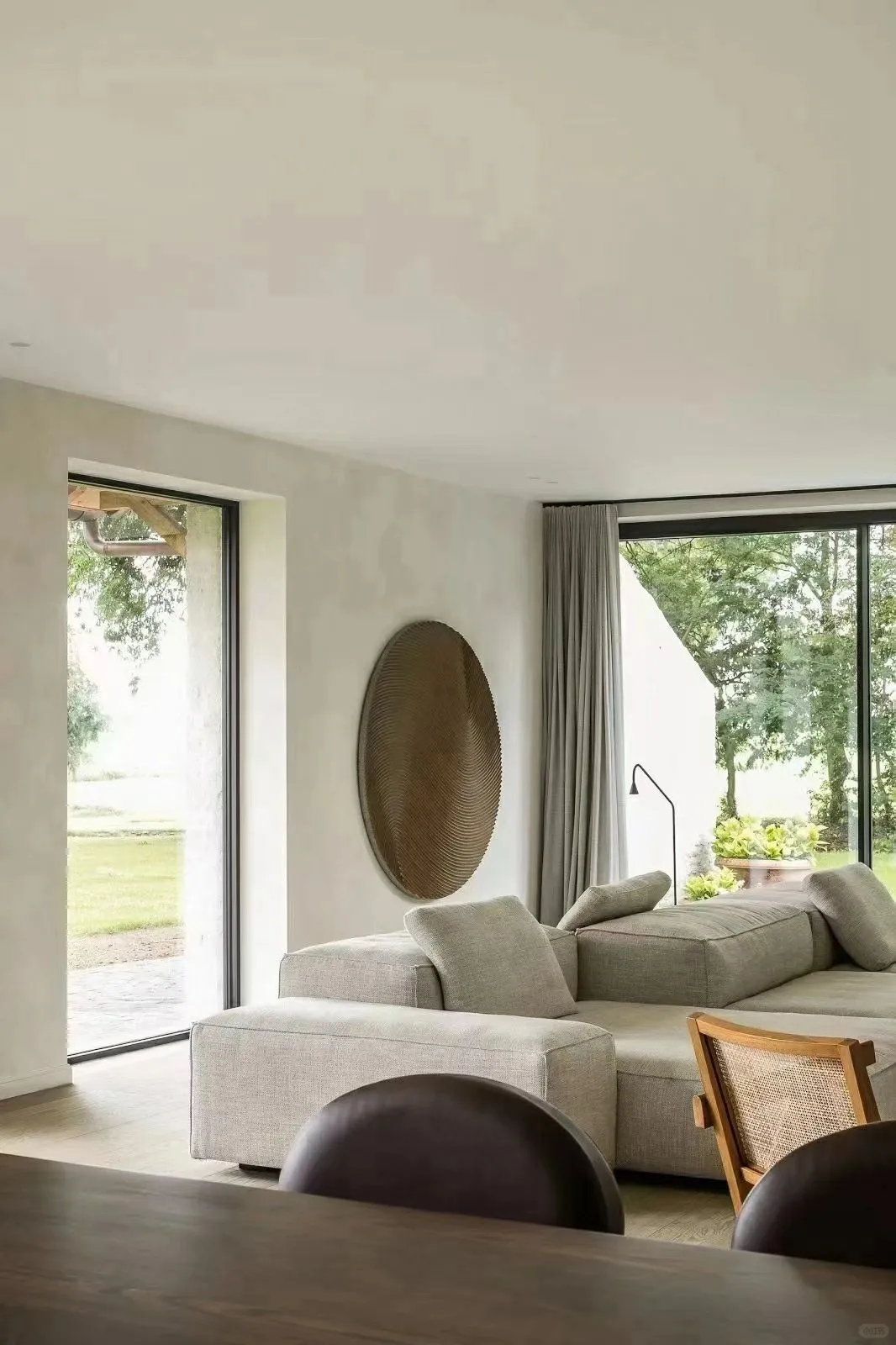 老房越住越憋屈?翻新关键一步:选对漆!