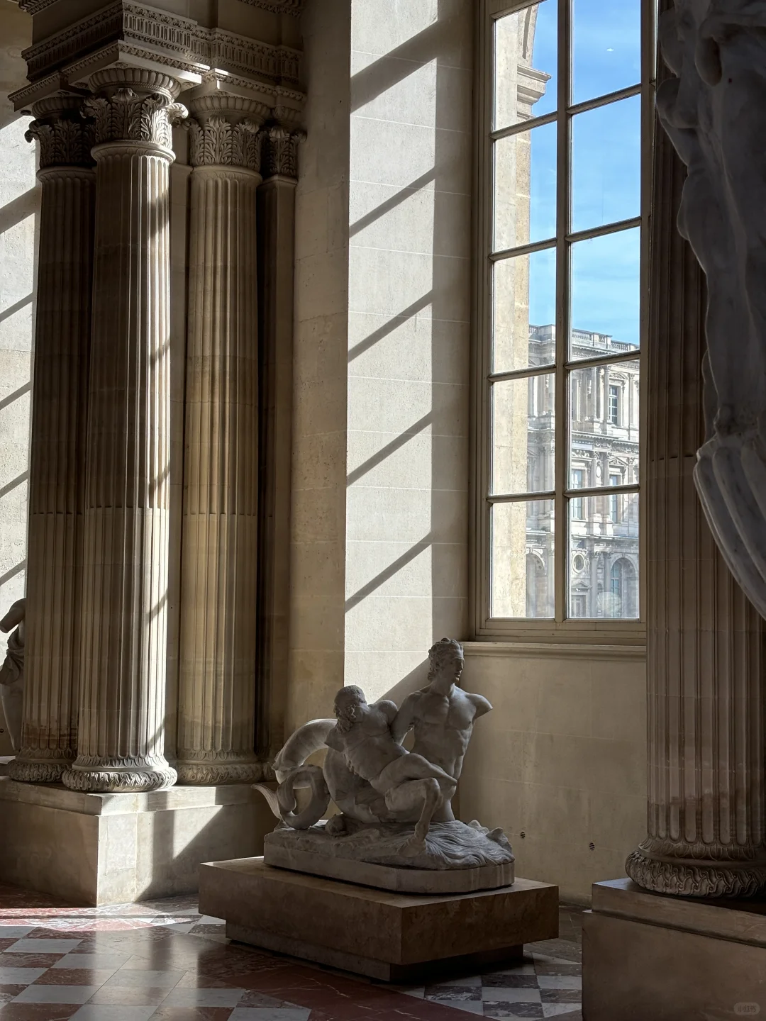 卢浮宫4分钟被盗10亿！普通人去法国怎么防盗