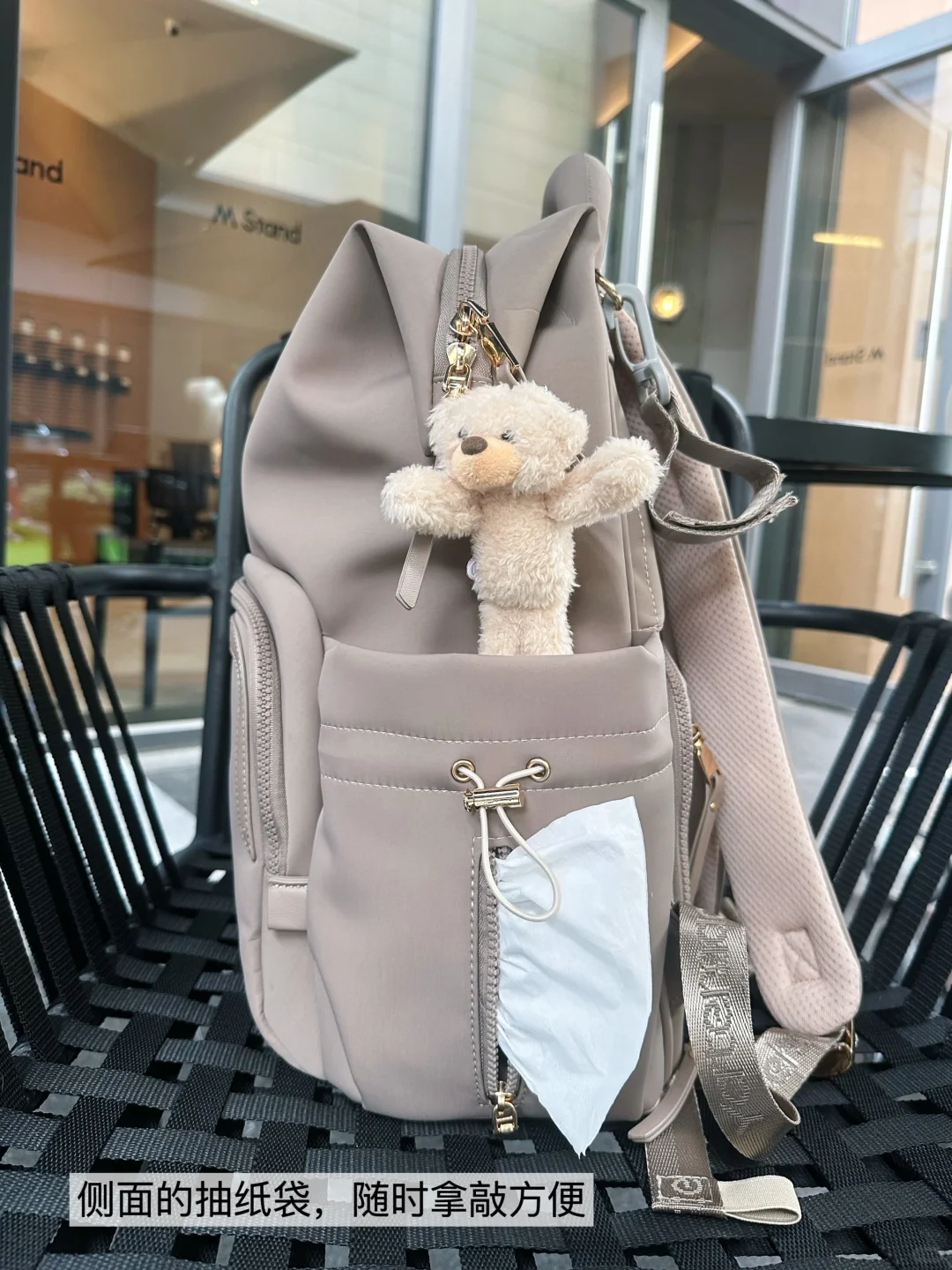 带娃逛街遇“屎”上危机？还好我有这只救命妈