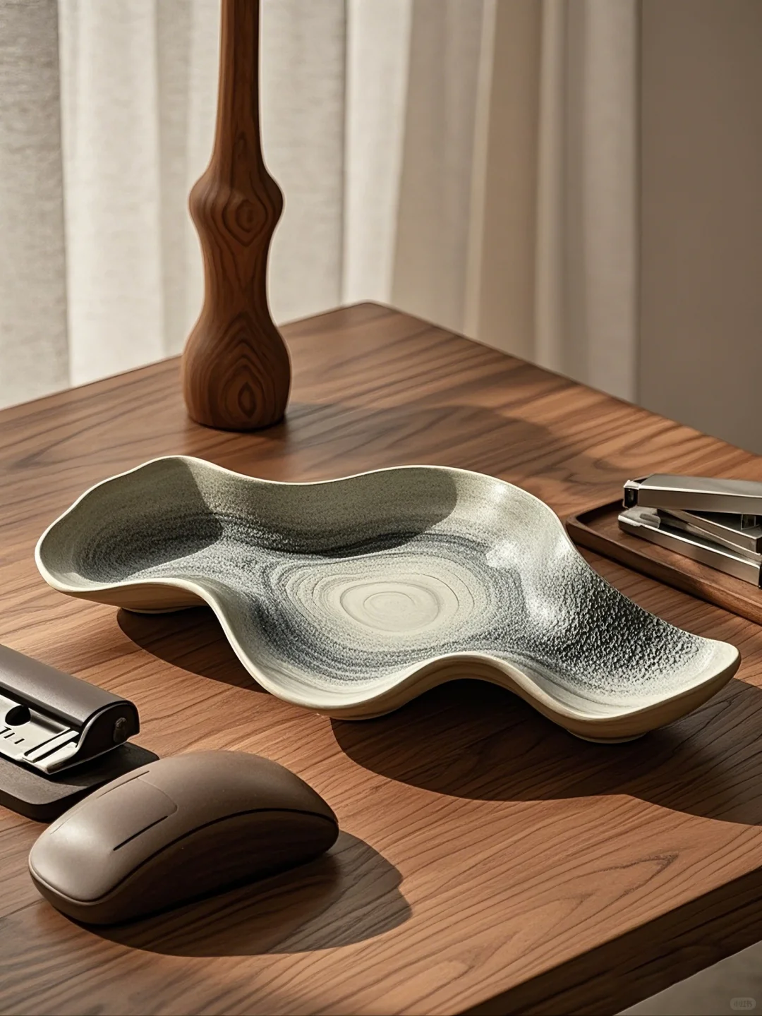 摆盘的高级美学:流动曲线+岩石肌理