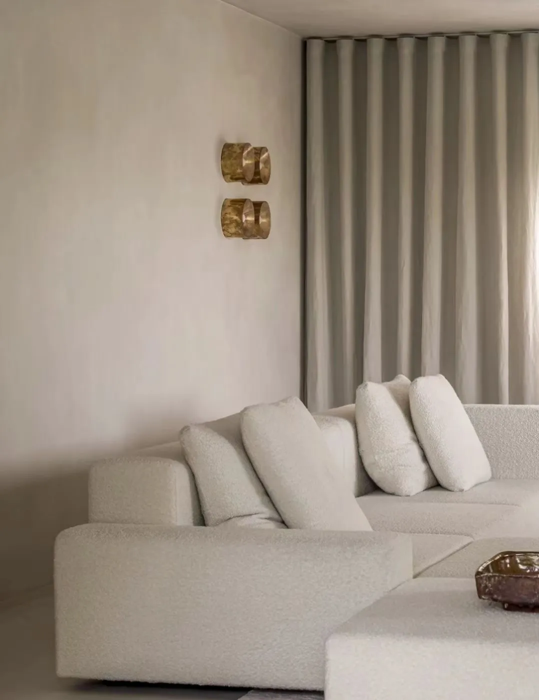 老房越住越憋屈?翻新关键一步:选对漆!