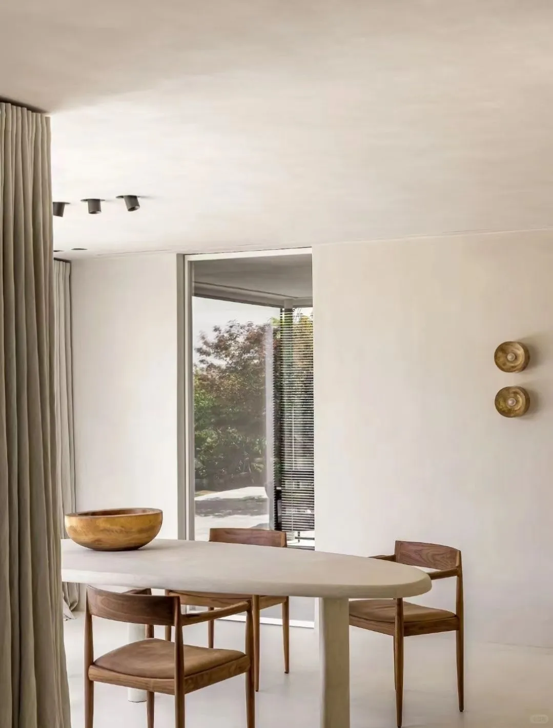 老房越住越憋屈?翻新关键一步:选对漆!