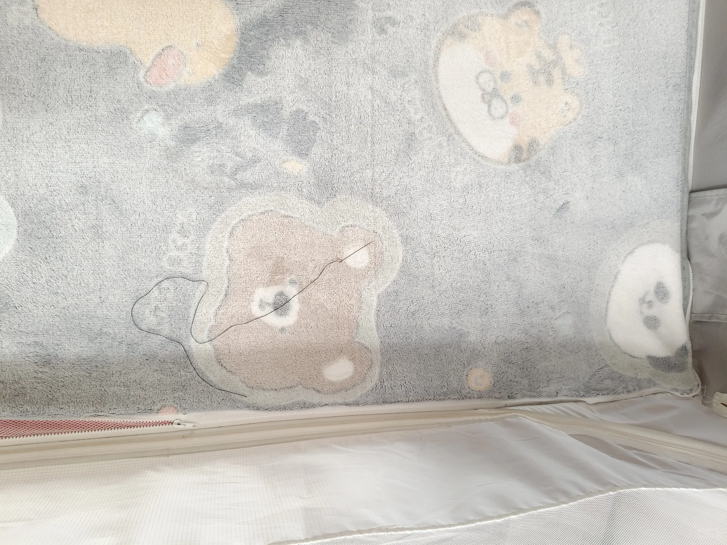 交作业了，拉链床单