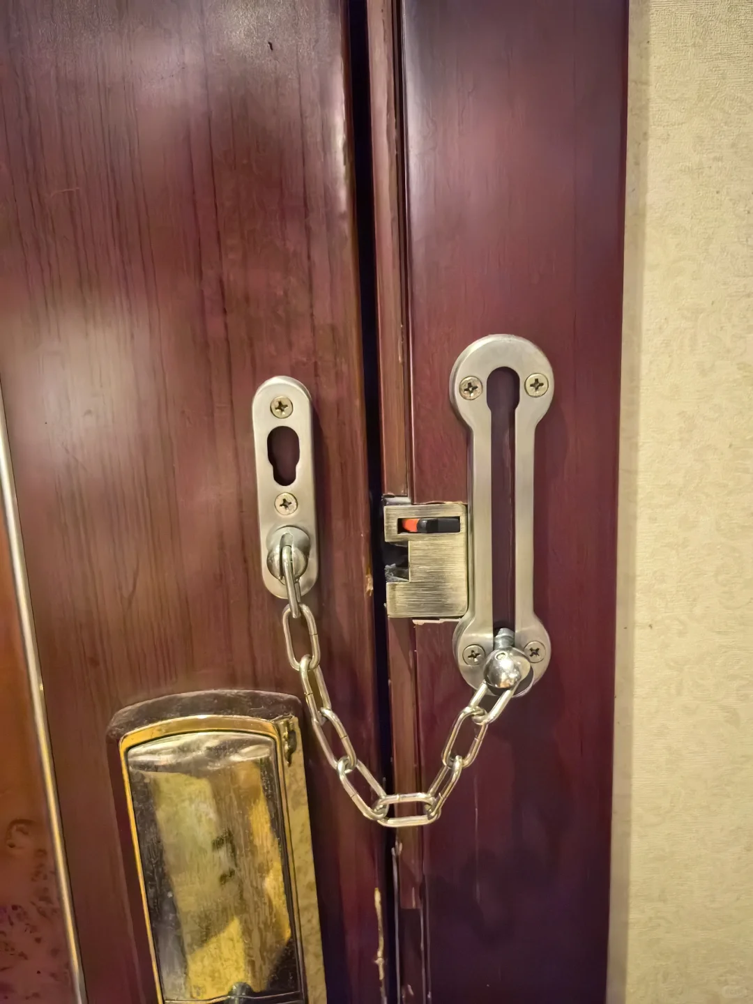 谁家酒店这样装防盗锁呀