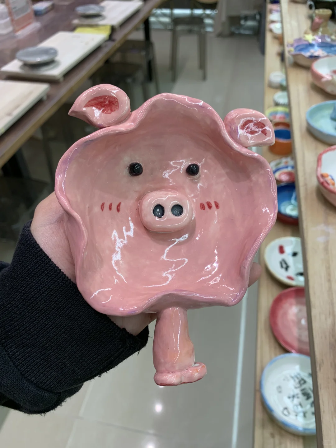 谁的烟灰缸做成陶瓷也这么好看！