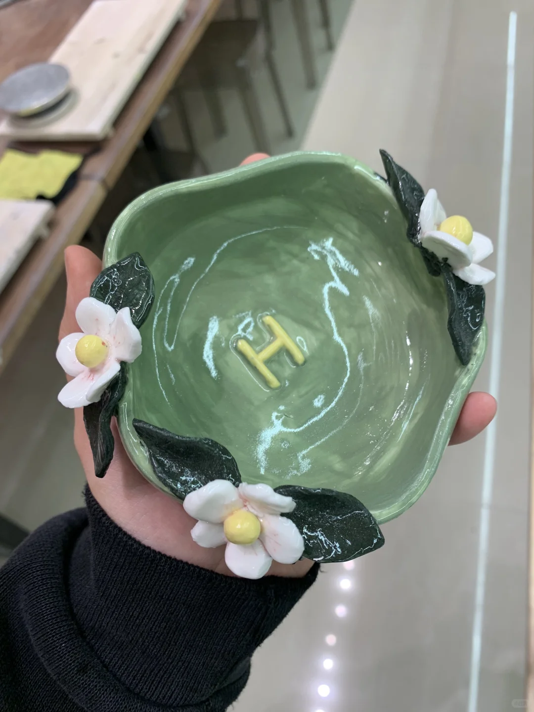 谁的烟灰缸做成陶瓷也这么好看！