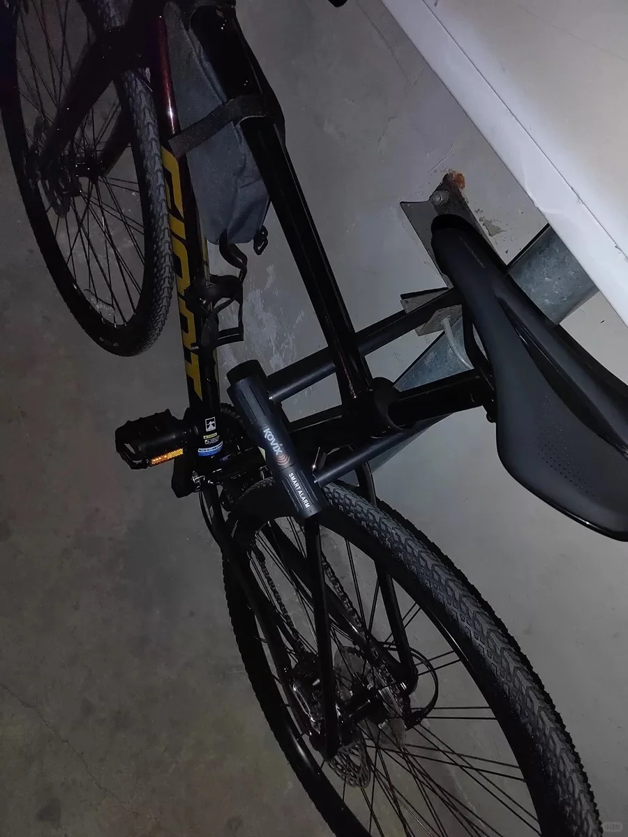 贵的自行车一定要买锁,要买好锁才不会被!