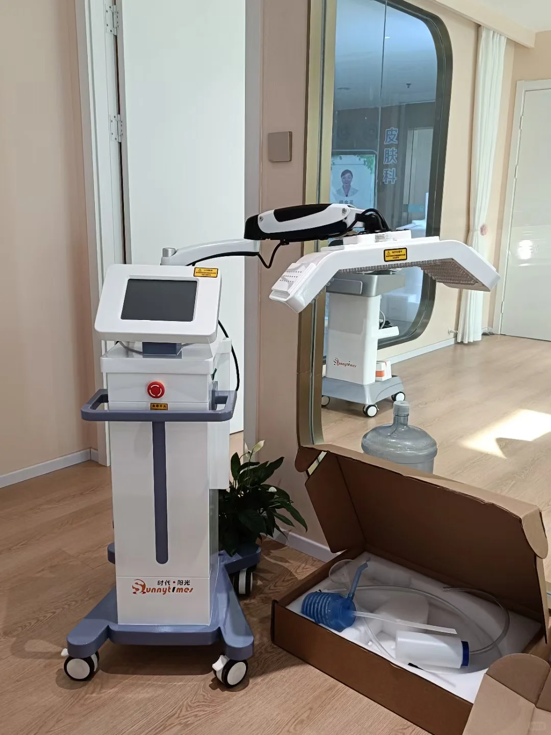 正规红蓝光、红蓝黄光治疗仪