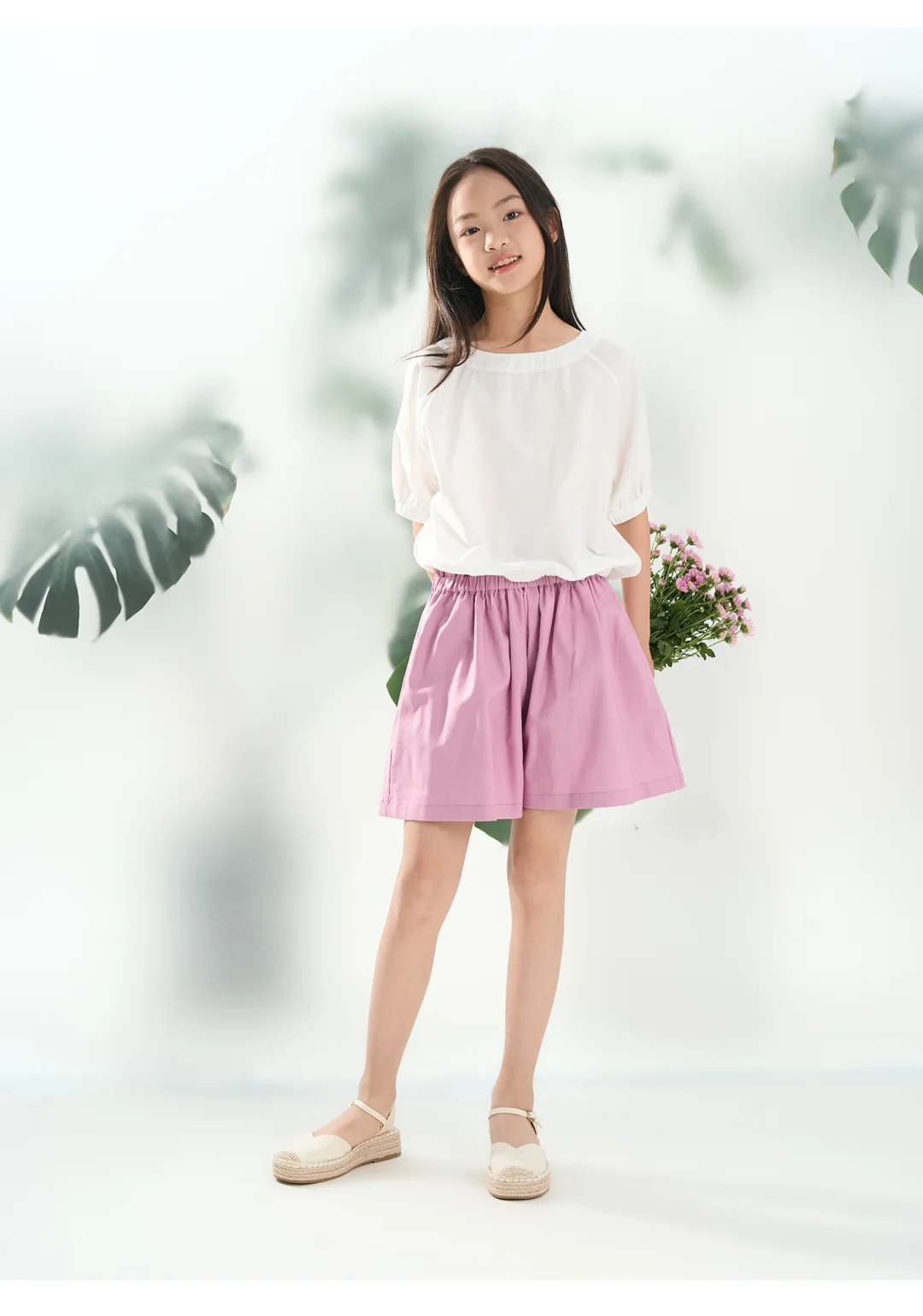 春夏松弛感密码｜棉麻花苞 A 字短裙裤?