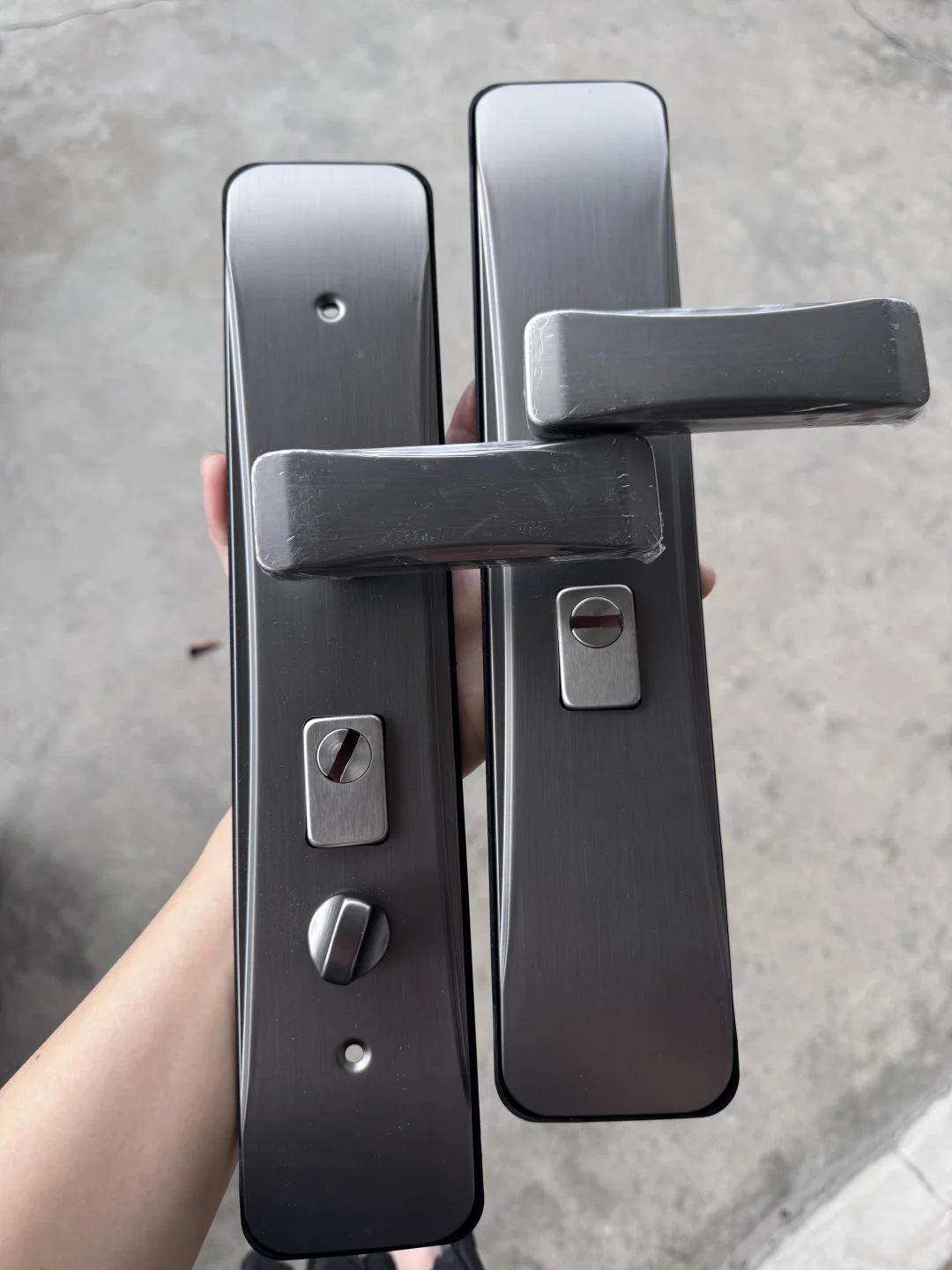 枪灰色不锈钢防盗门大门锁，68标准机械锁