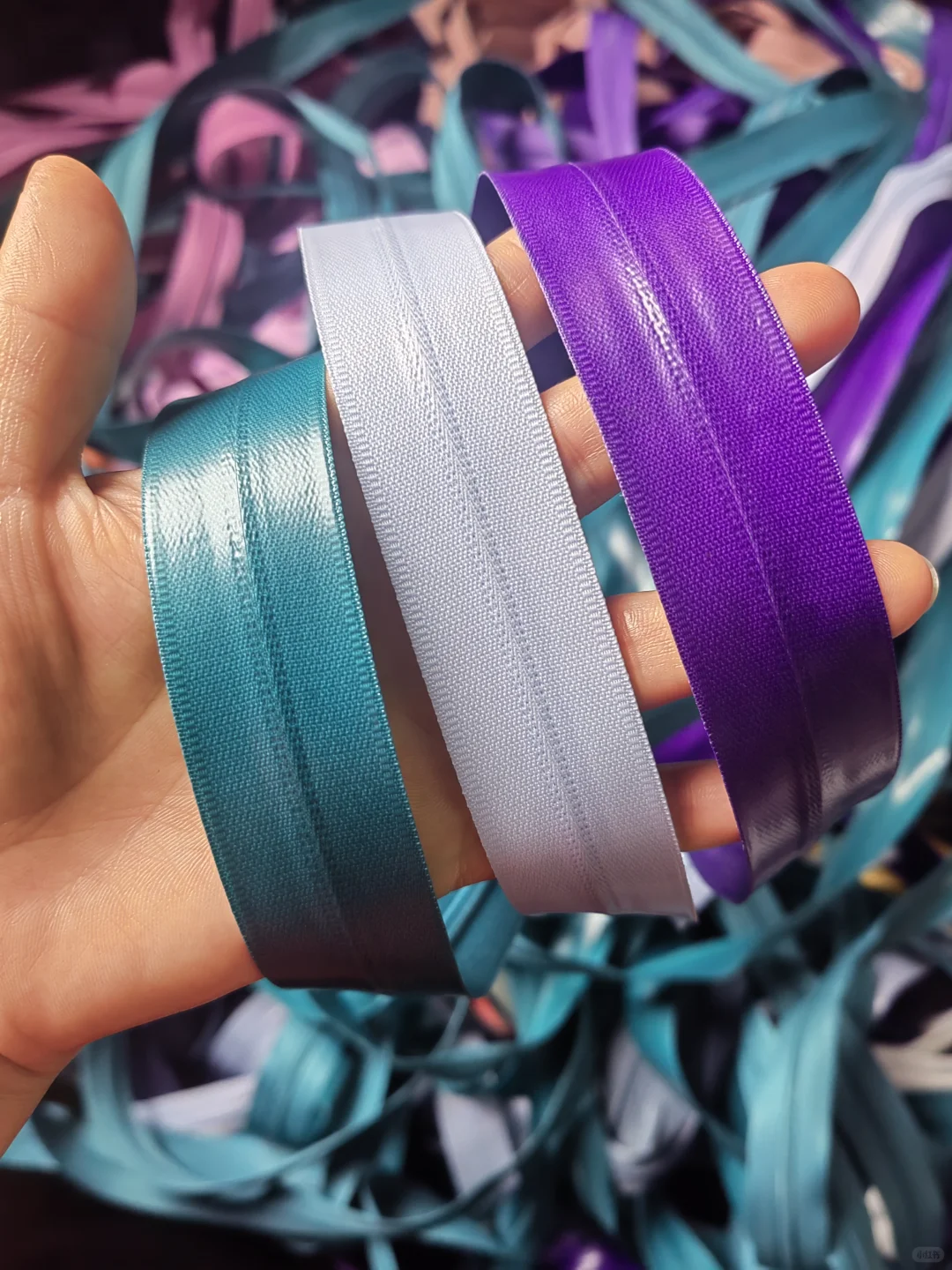 3号尼龙韩版亮面防水拉链，冲锋衣口袋专用