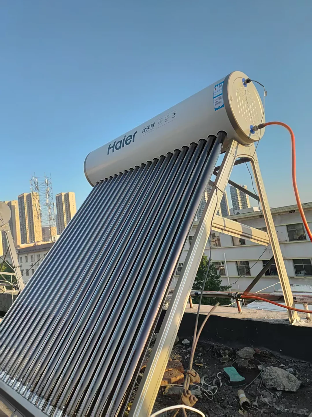 海尔太阳能热水器J7系列