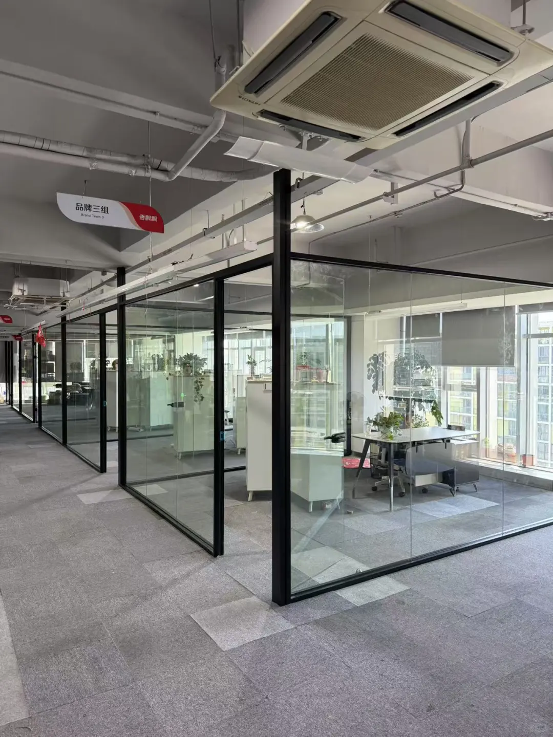 厂房做这样的隔断也很好看了吧