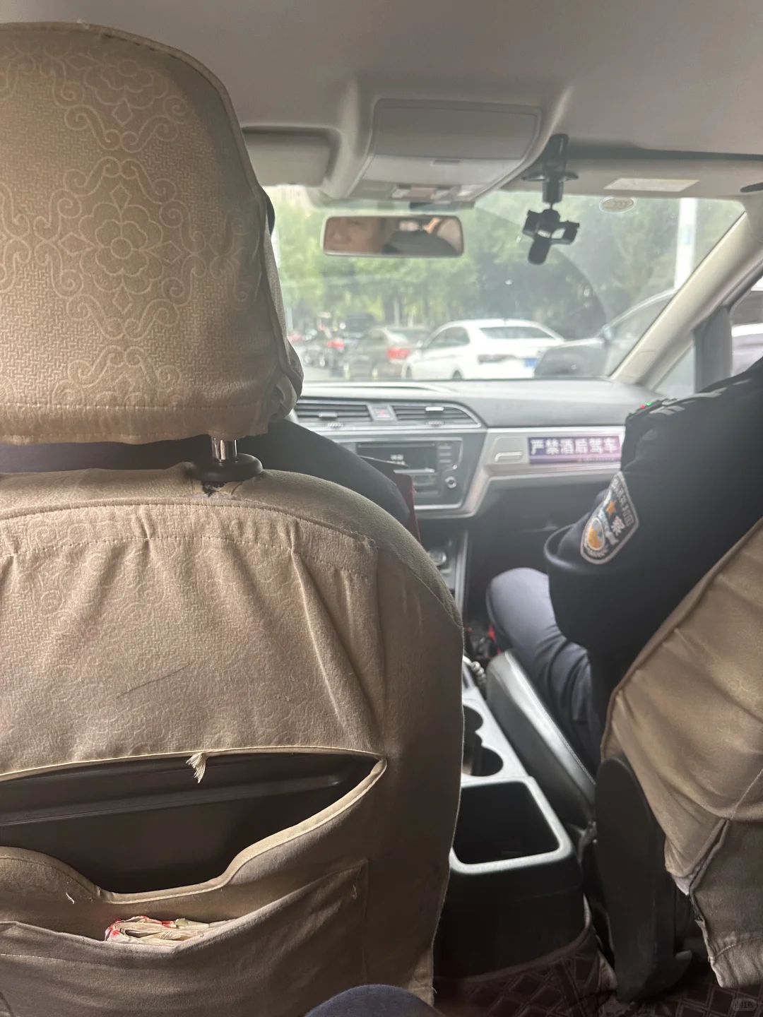 电瓶车披风被偷~我报警了