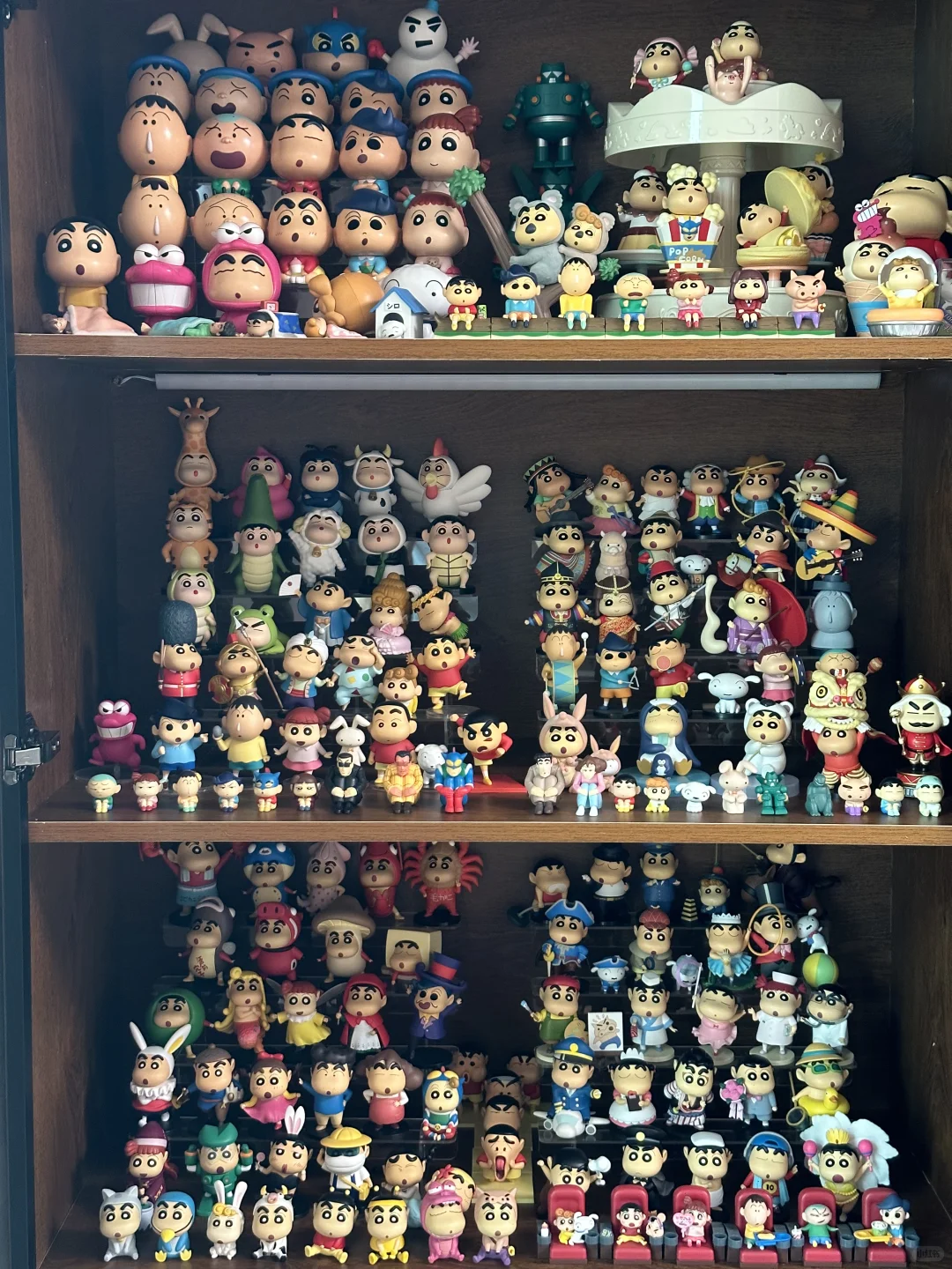 蜡笔小新盲盒墙??沉浸式参观我的收藏！✨