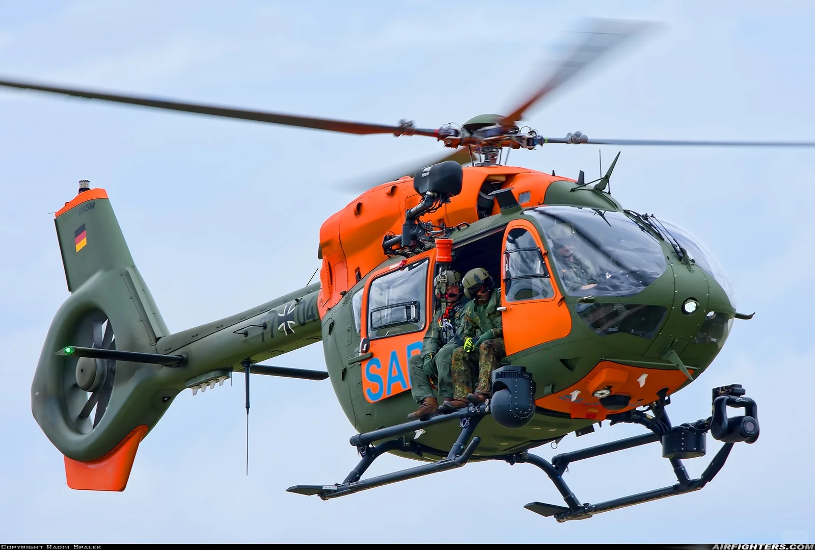 轻型直升机典型EC-645?